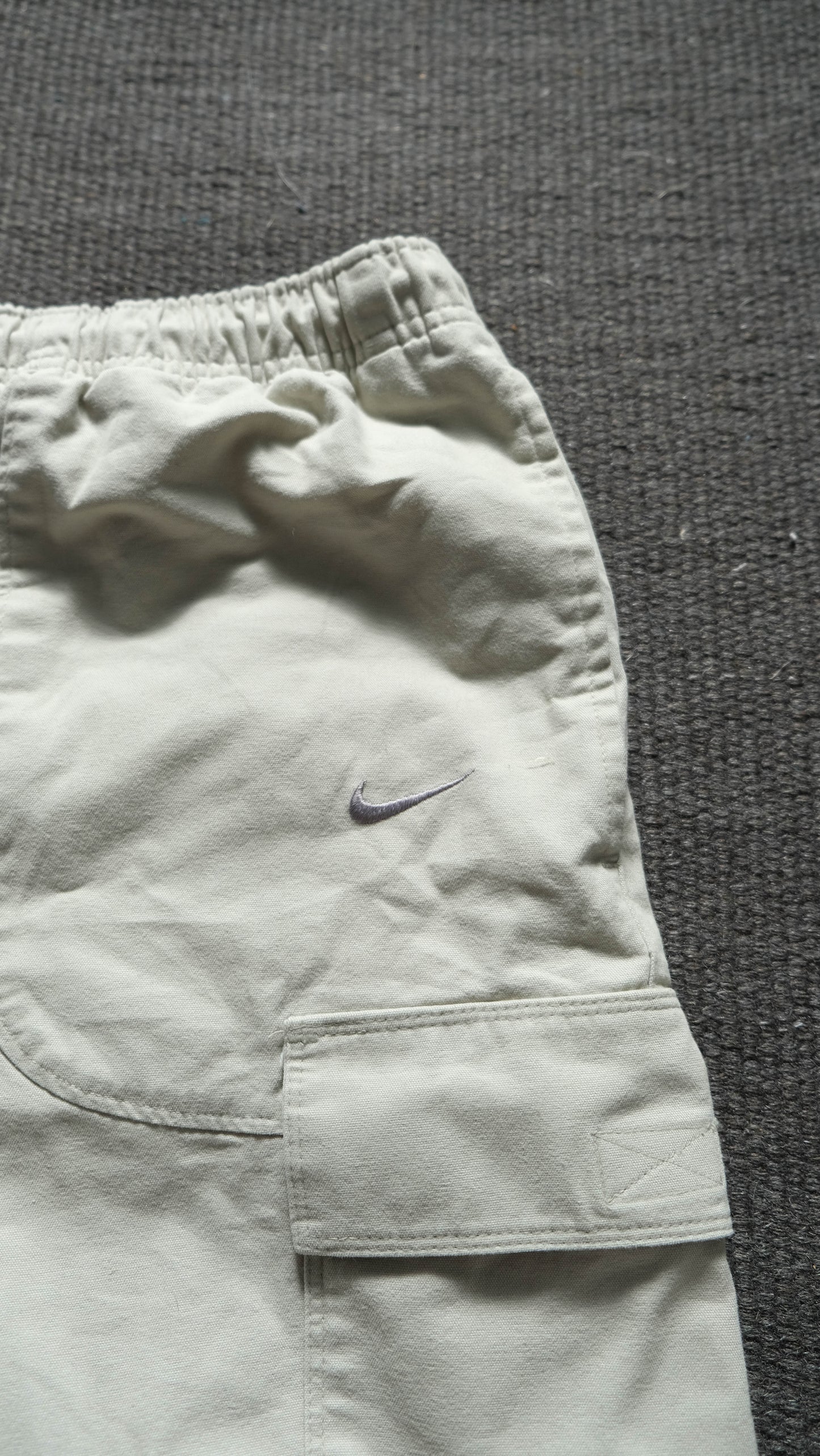 Nike Cargo Shorts (L)