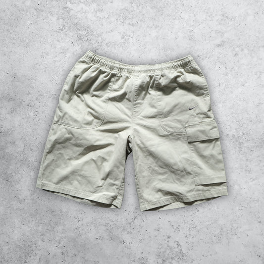 Nike Cargo Shorts (L)